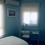 Cantabrico Junto A La Playa Y Al Hospital Puerta Del Mar 카디스