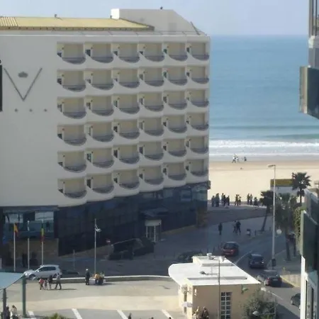 Διαμέρισμα Cantabrico Junto A La Playa Y Al Hospital Puerta Del Mar