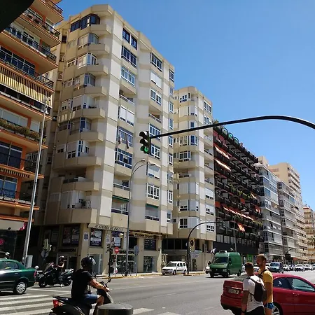 Διαμέρισμα Cantabrico Junto A La Playa Y Al Hospital Puerta Del Mar